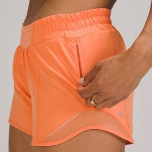 NWOT Lululemon Hotty Hot short